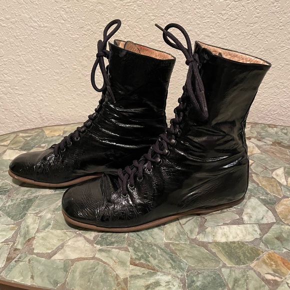 Vintage patent leather booties - Picture 1 of 10